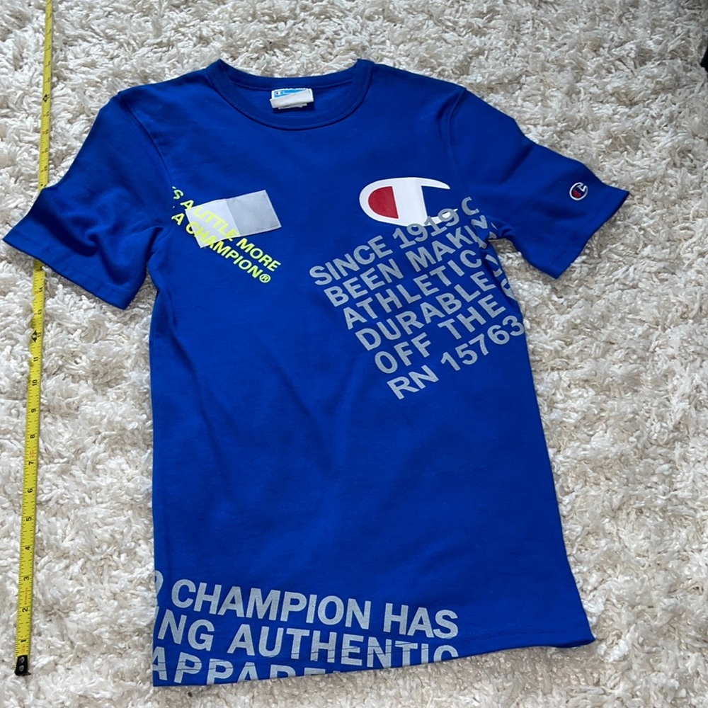Boy’s short sleeve Champion T-shirt size: X-small